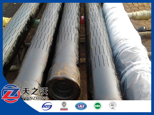  Slotted waterwell casing or well-screen